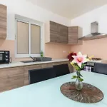 Cozy Apartment, Close To The Sea C4